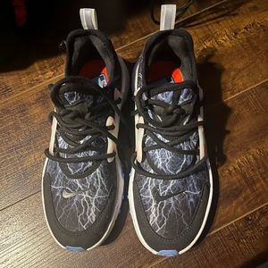 Nike sneakers size 4.5